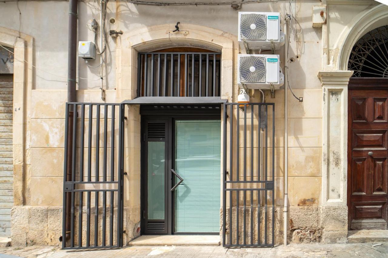 Antico Mercato Di Ortigia Lovely Apartment Сиракузы Экстерьер фото